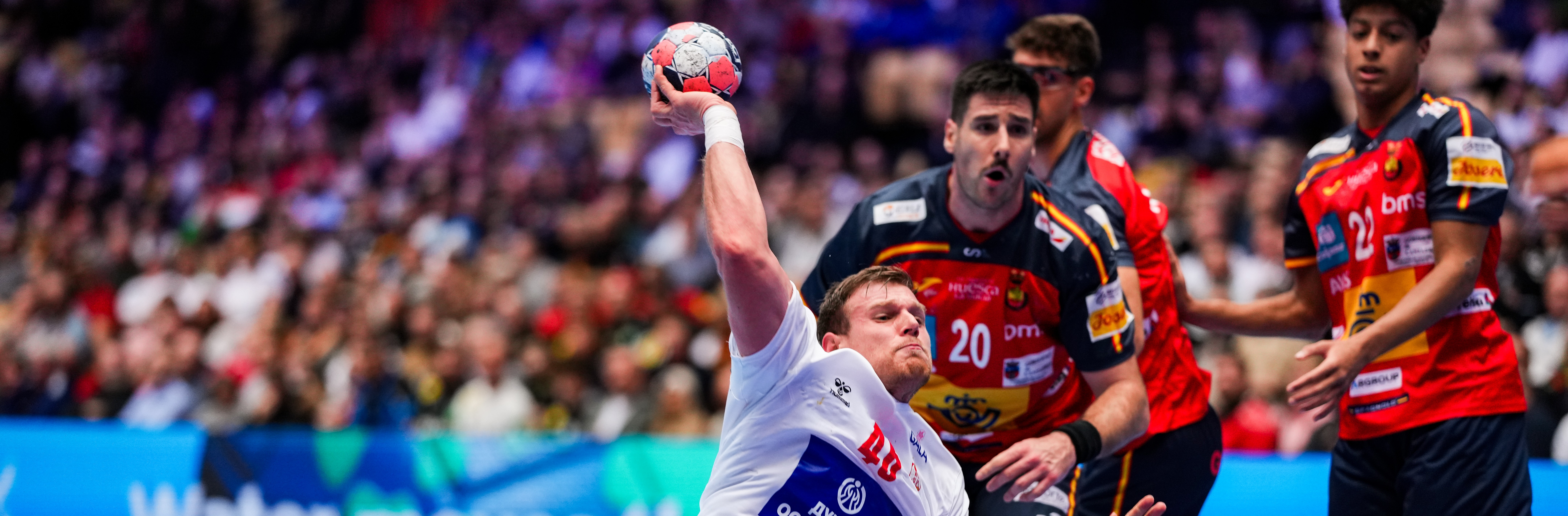 Euro26 Spain Vs Serbia 2KA09478 EM