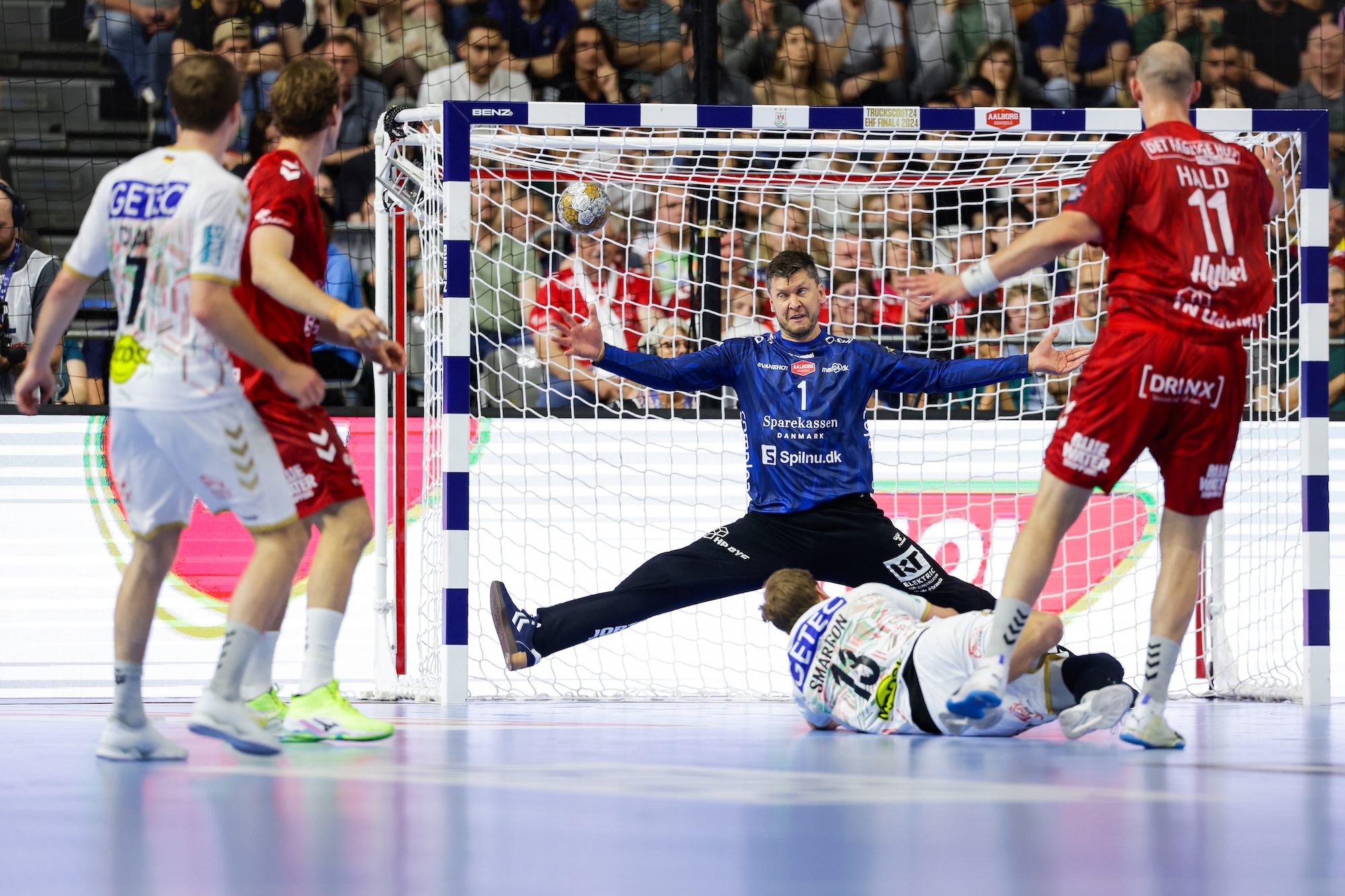 Clutch Landin sends Aalborg to second Champions League final