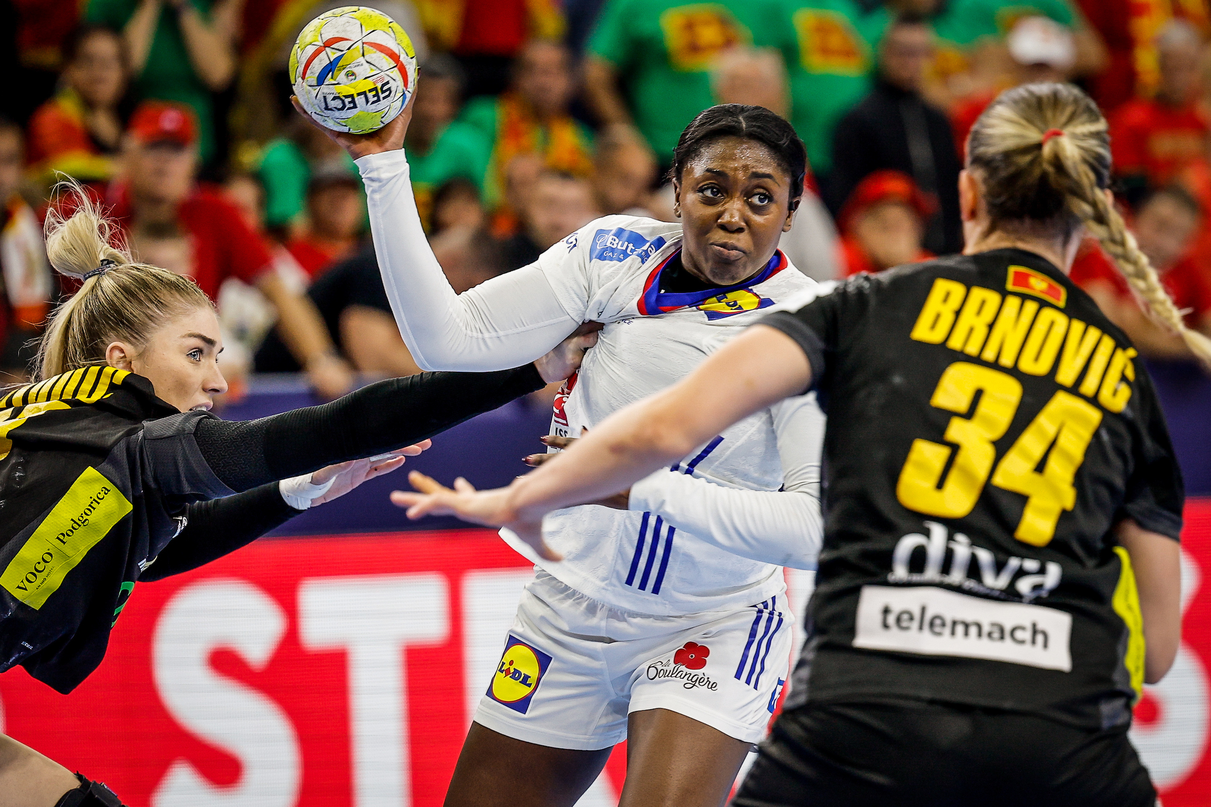 France, Montenegro can lock up semi-final spots in group II