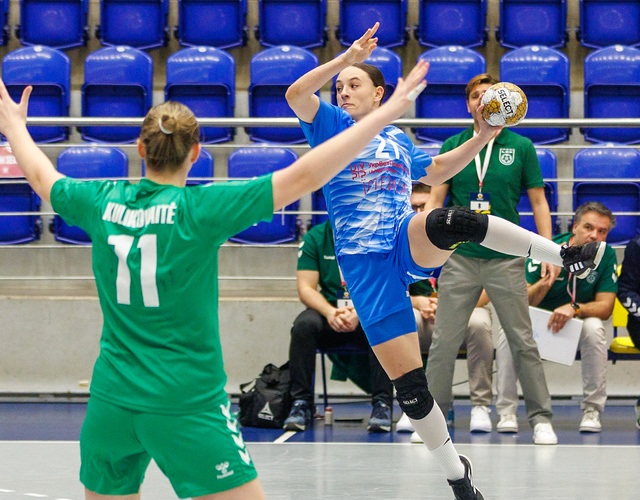 LIVE BLOG: Ukraine and Lithuania remain close in day opener