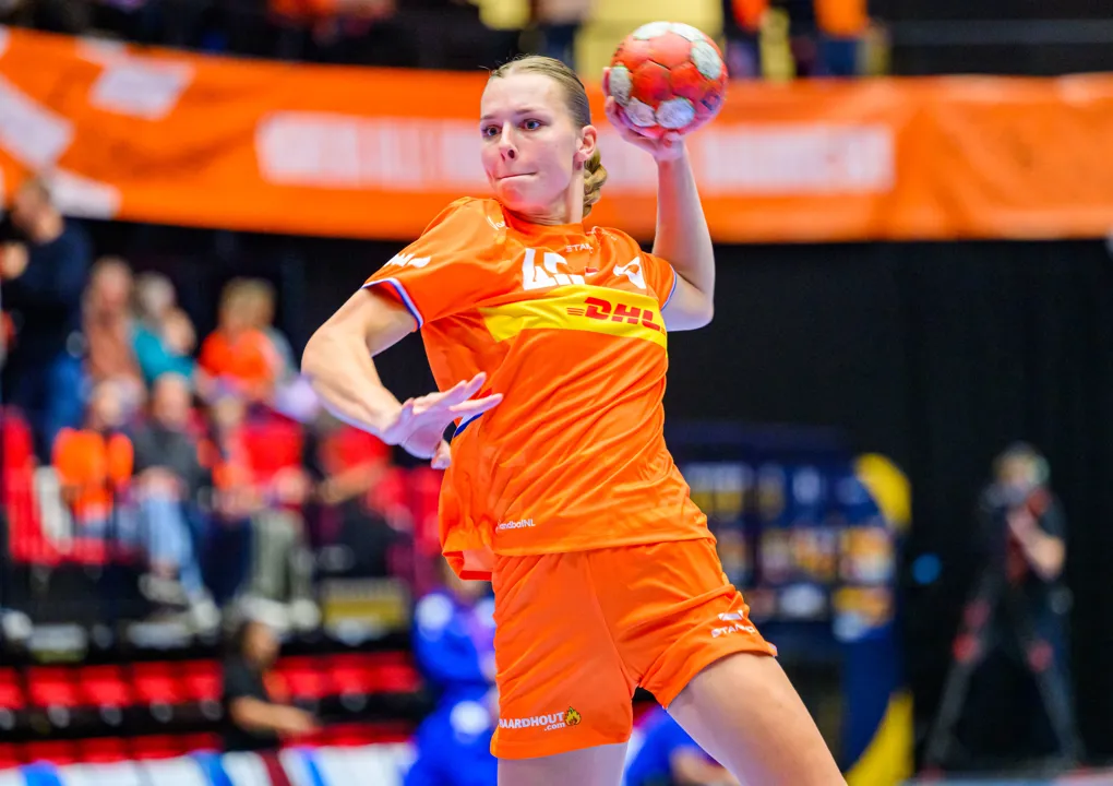Netherlands and Serbia hit 40-goal mark; Spain end round with commanding win