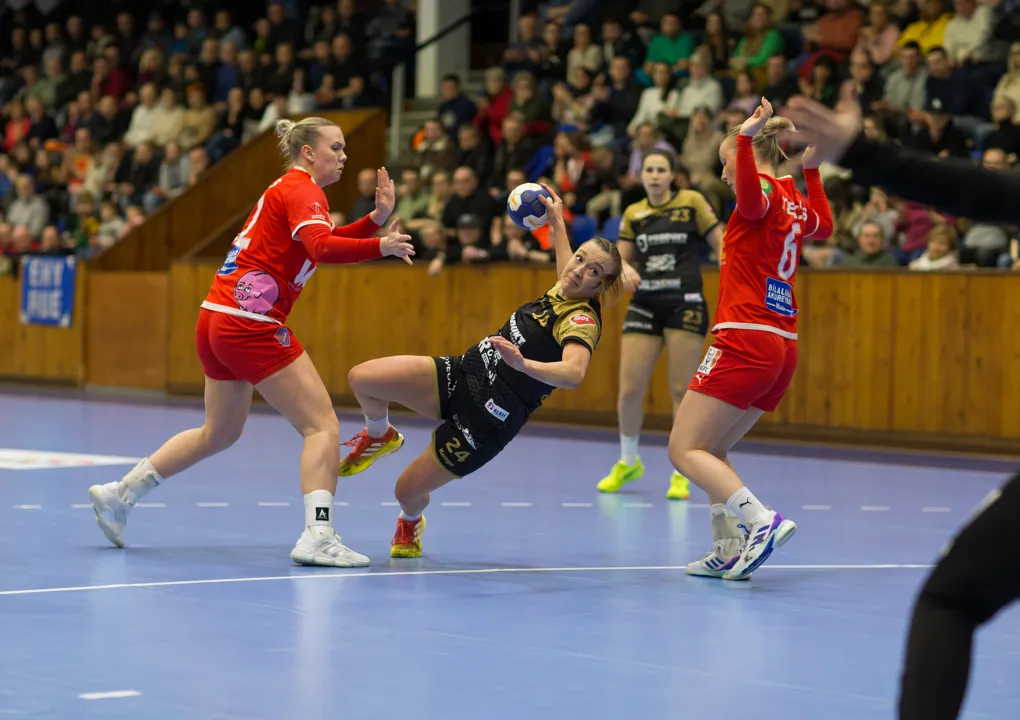 Three teams to join Porrino in semi-final line-up this weekend