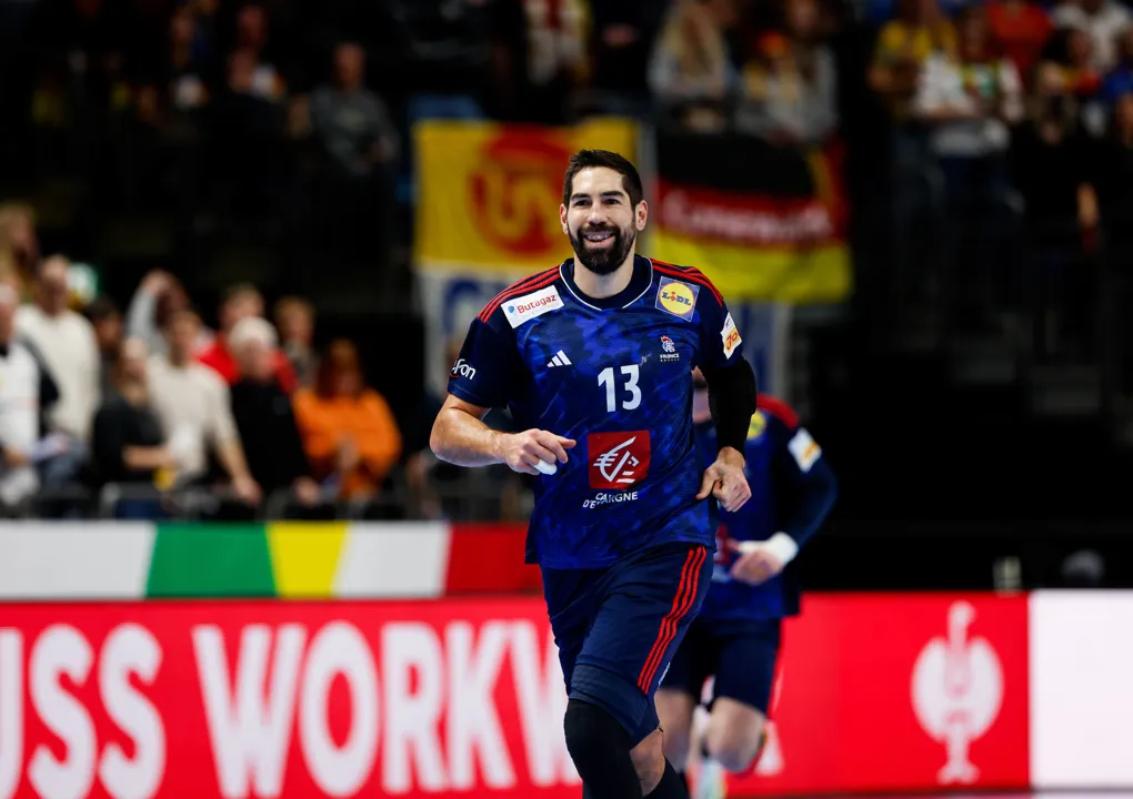 France reduce Berlin crowd to silence by beating Germany