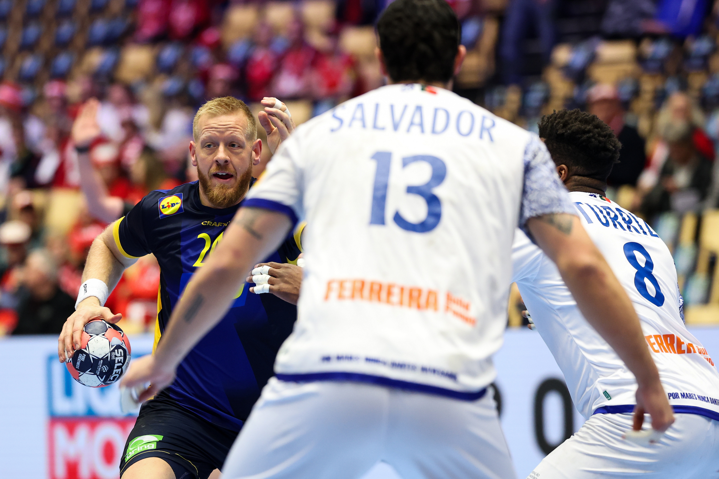 Live blog: Portugal and Sweden level in placement match