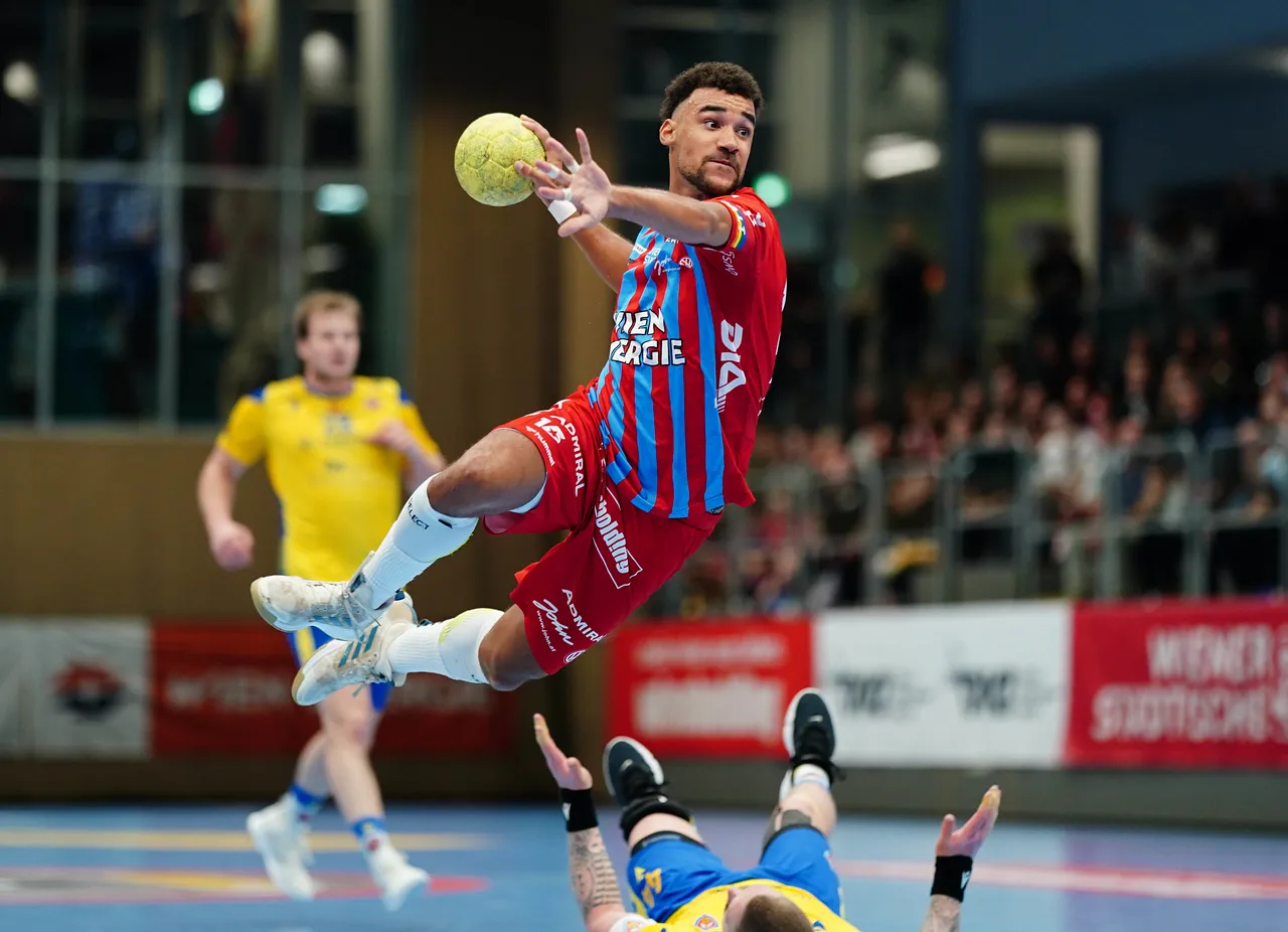 Teams stamp their names on round 3 spots