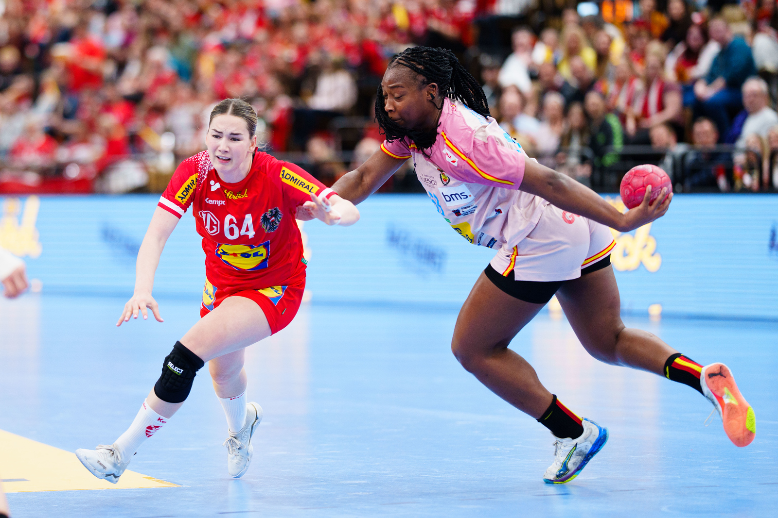 LIVE BLOG: Spain turn match in Austria upside down; Germany lead Slovenia