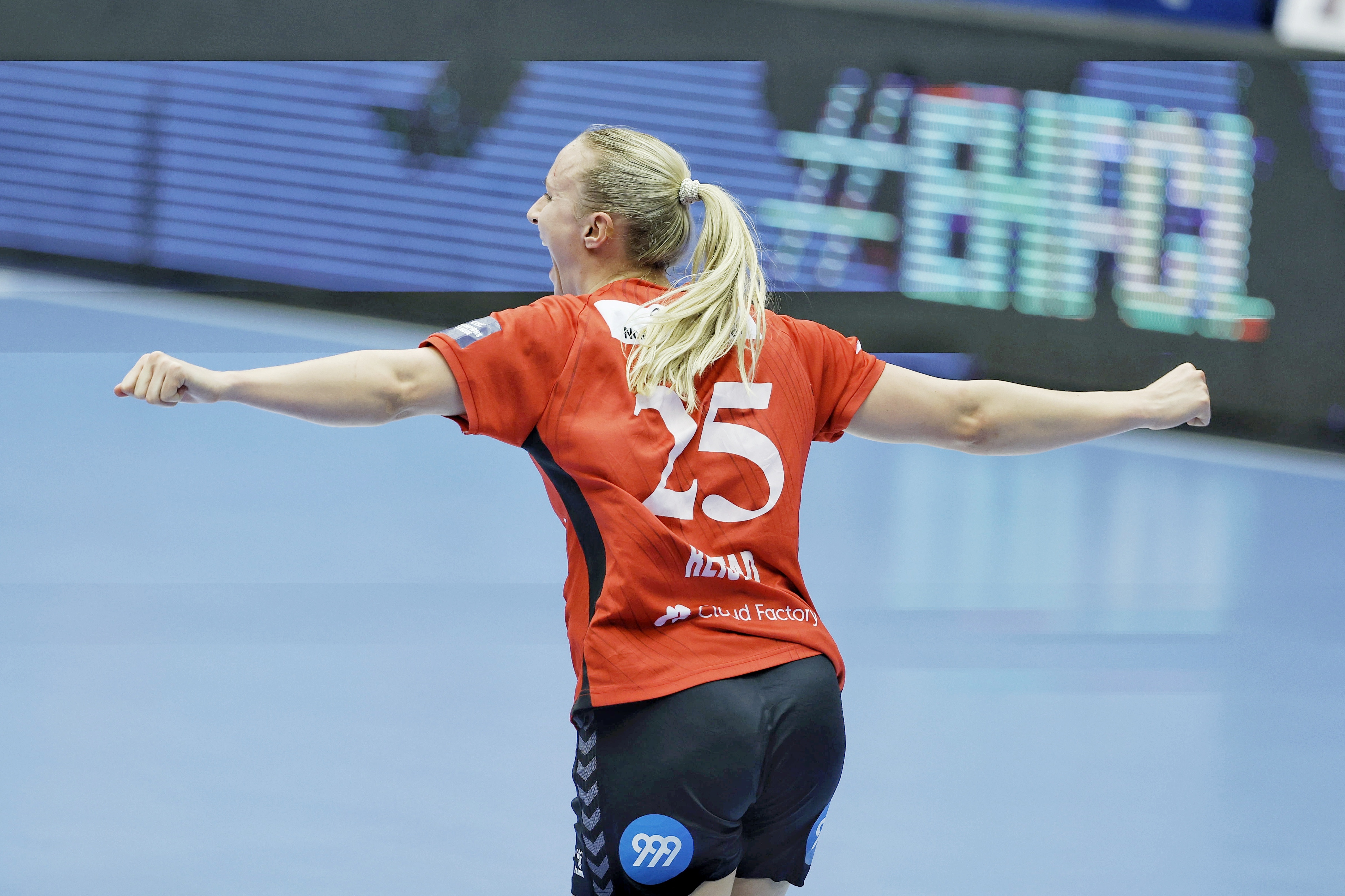 Esbjerg hold off CSM in late drama