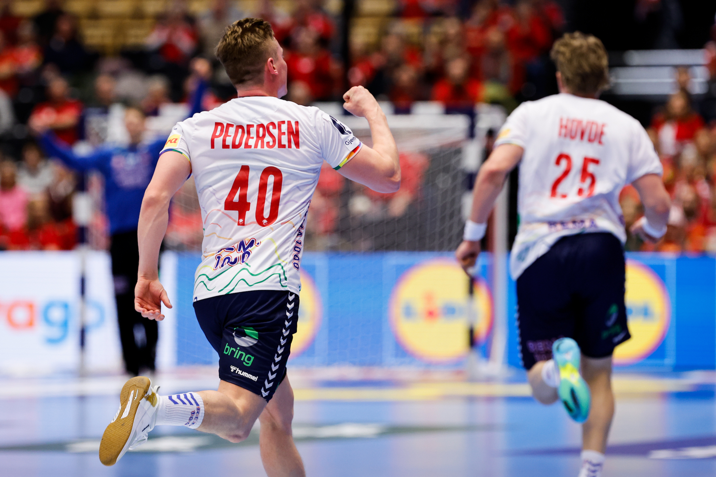 Live blog: Norway claim one-goal victory over Spain