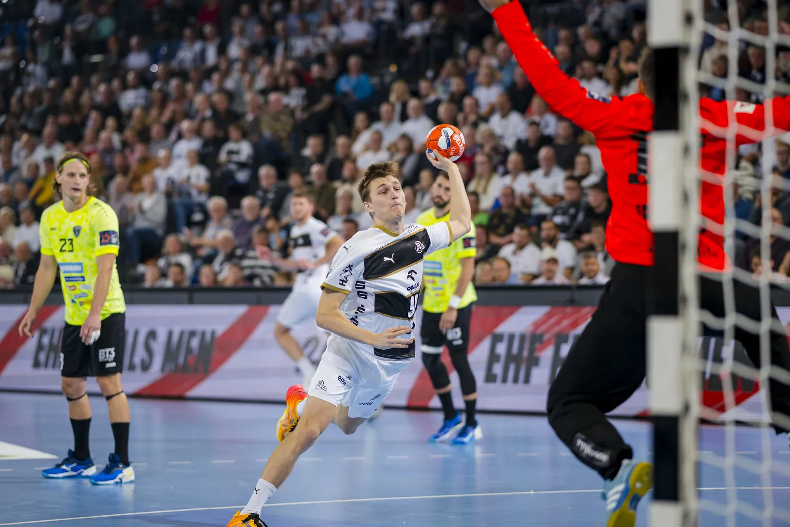 Secure Main Point Example Day review 2: Five teams already secure main round berth