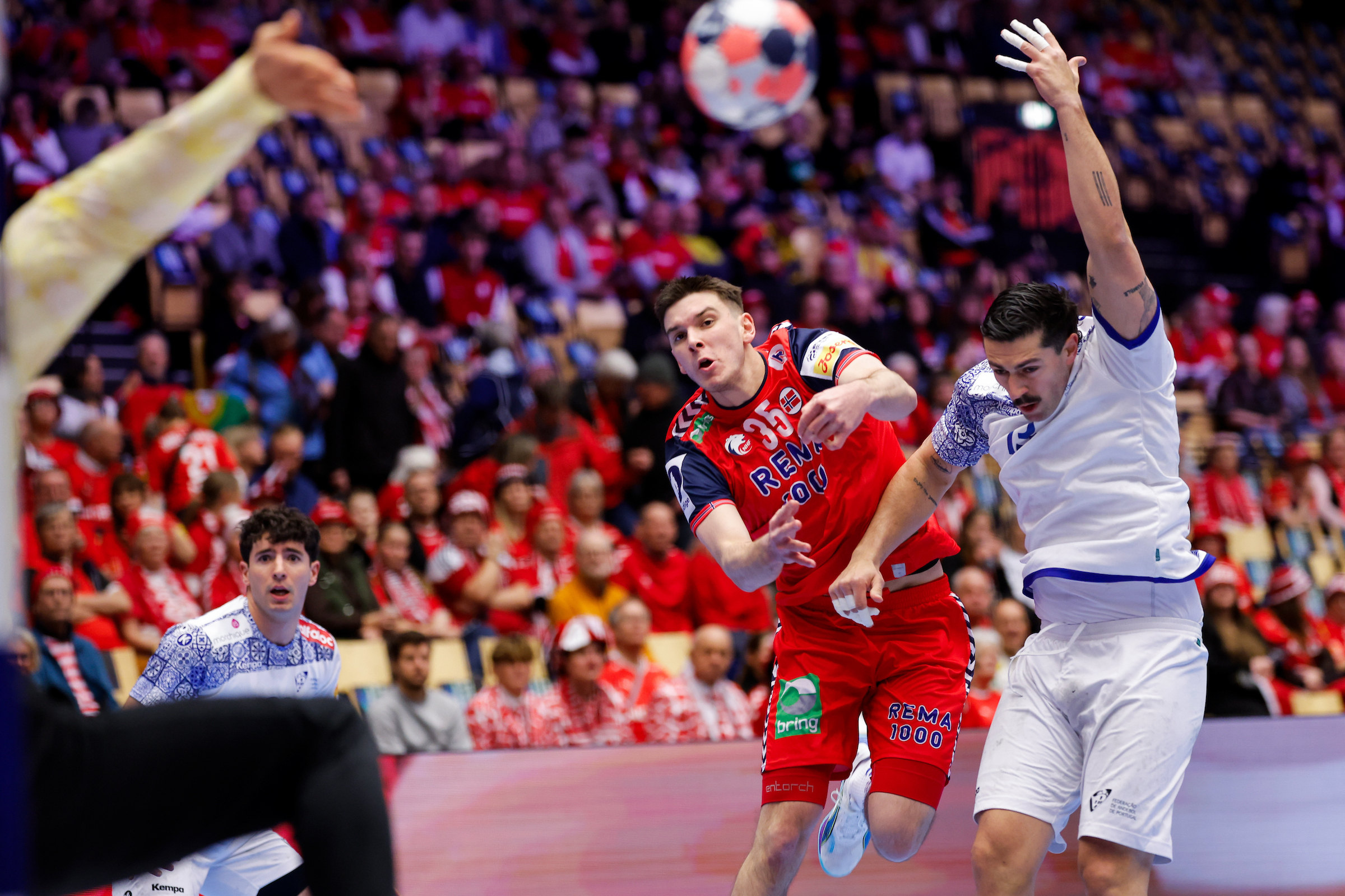 Live blog: Portugal and Norway in fast-paced clash