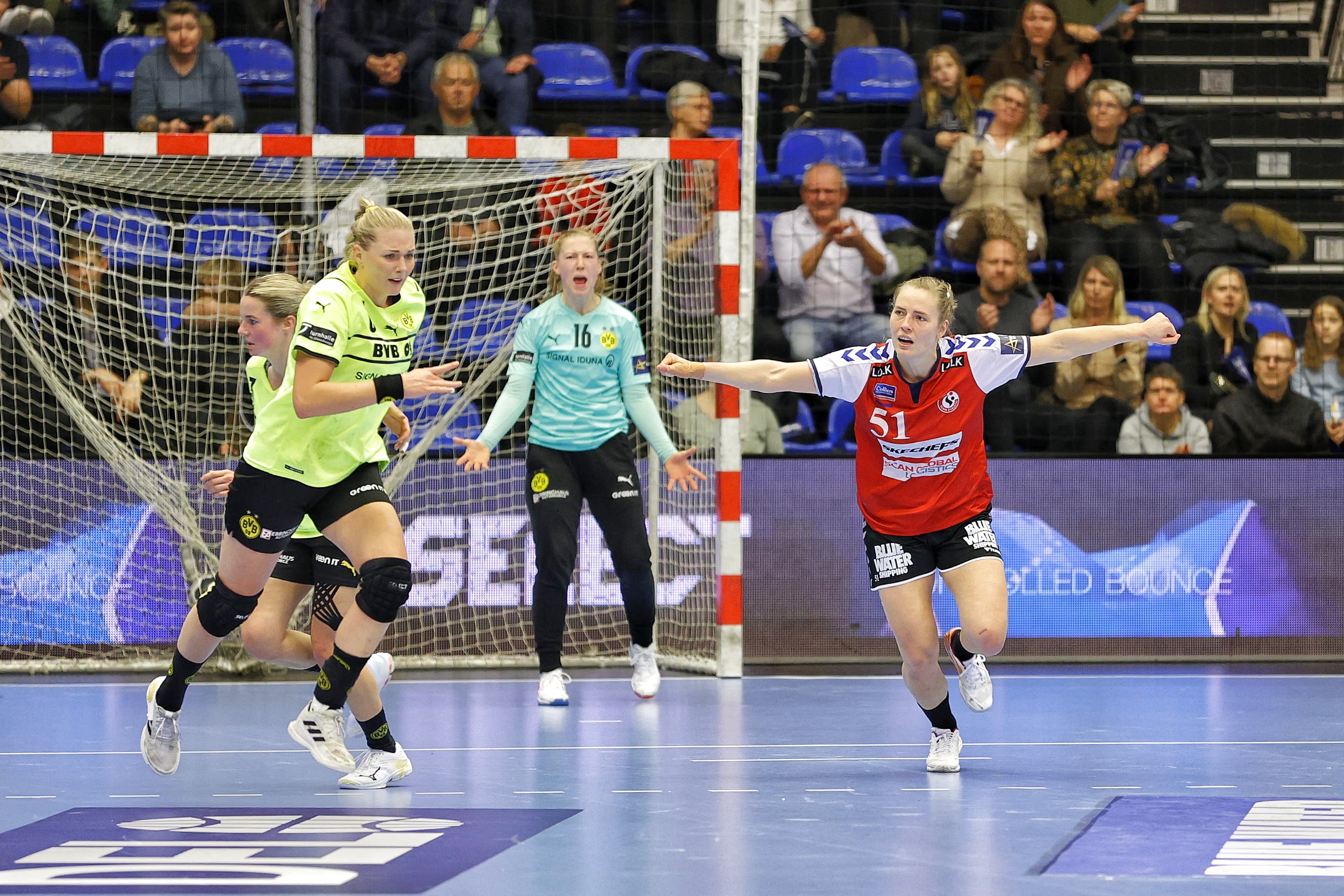 Summary: Esbjerg go top of group A with confident victory
