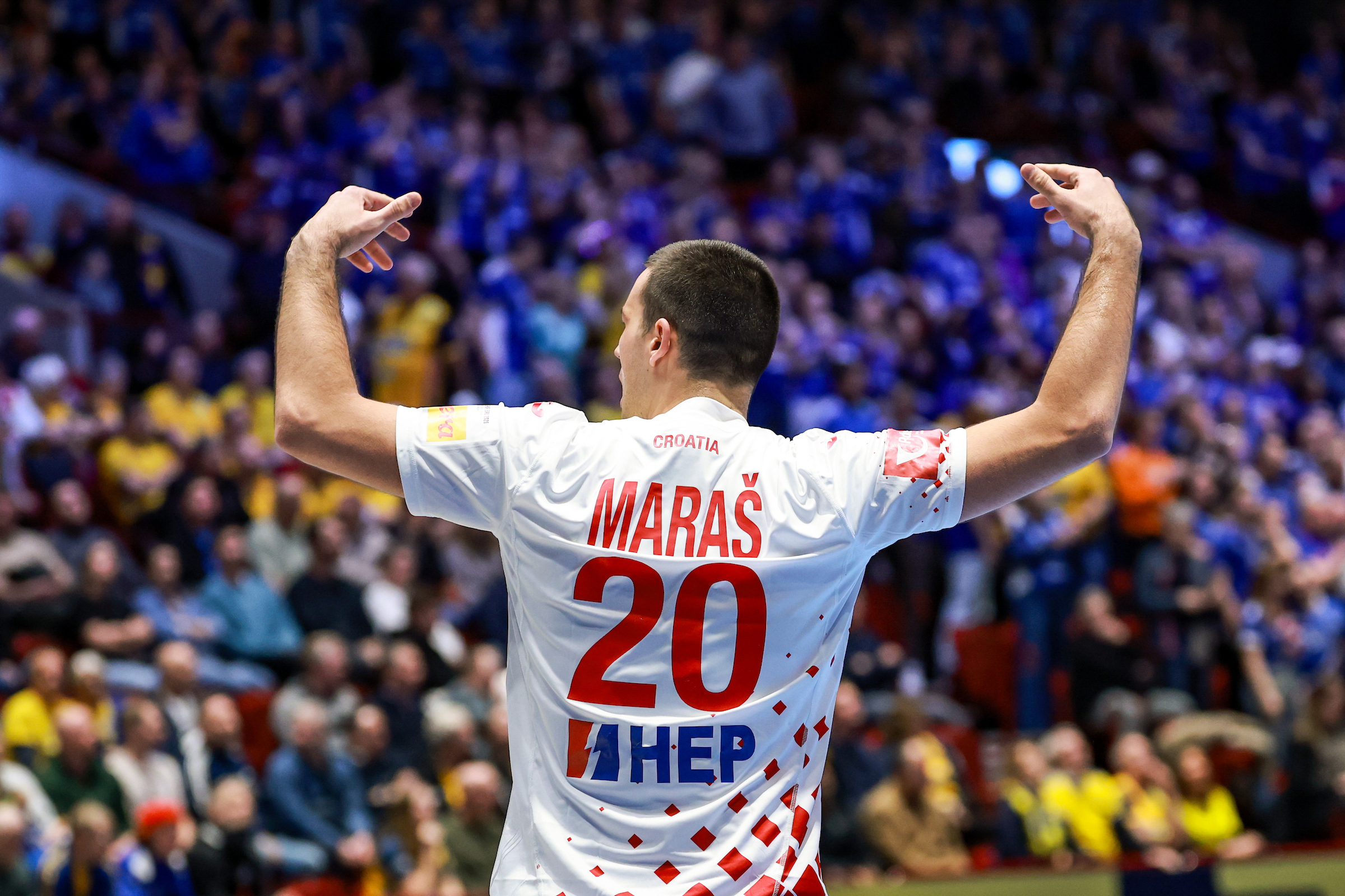 Live blog: Croatia clinch one-goal win over Iceland