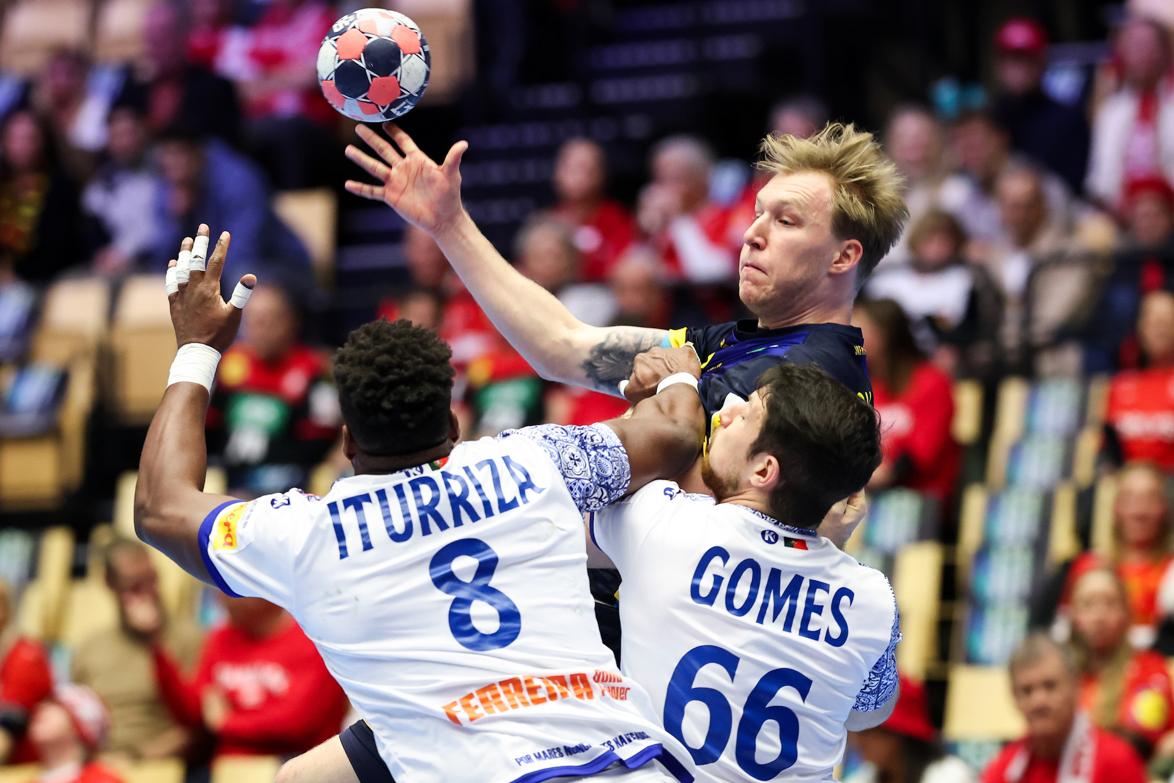 Live blog: Portugal and Sweden level in placement match