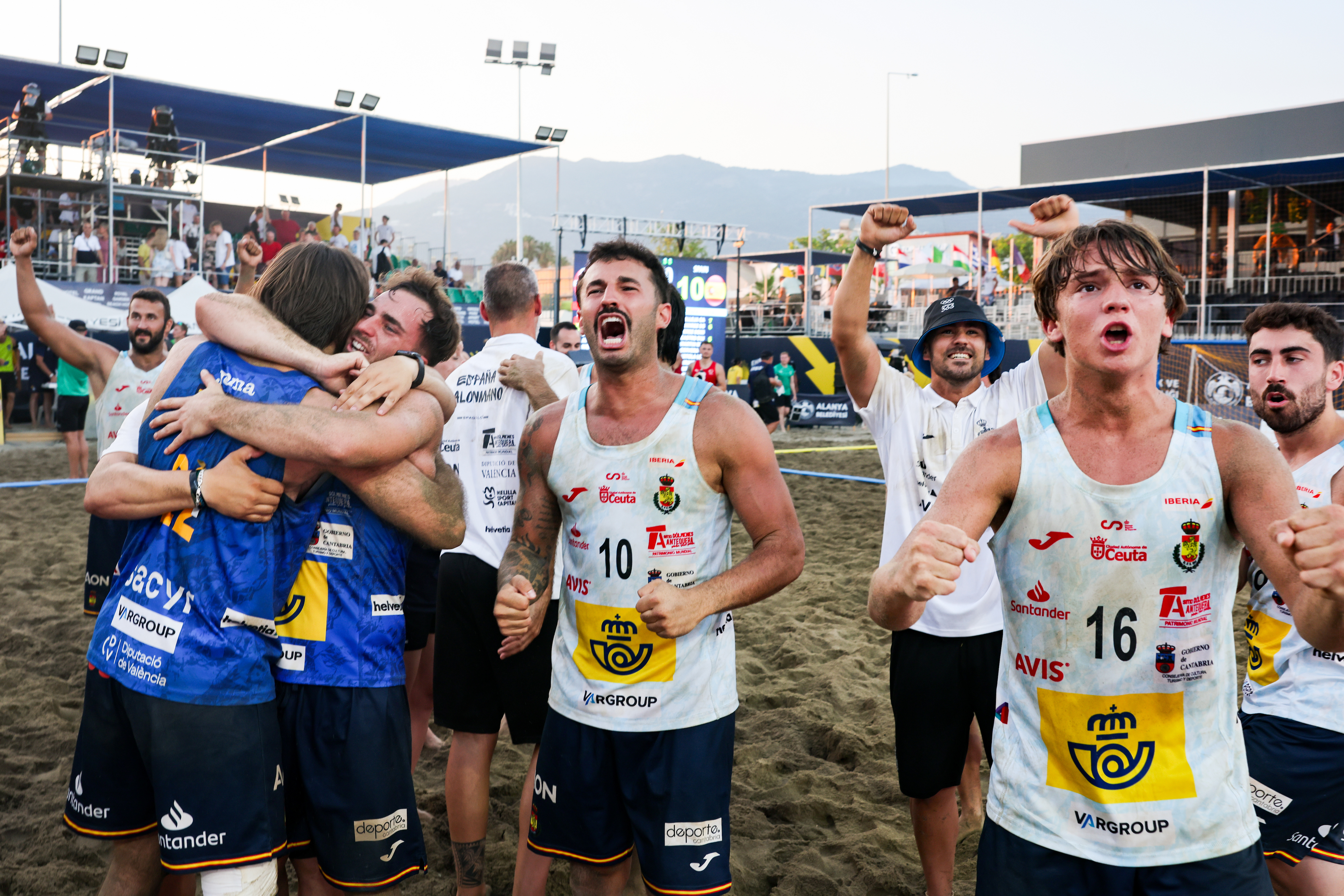 Dramatic quarter-finals decided medal contestants