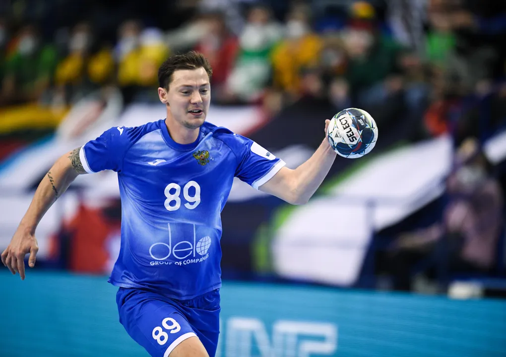 Strong start helps Russia snap five-game losing streak