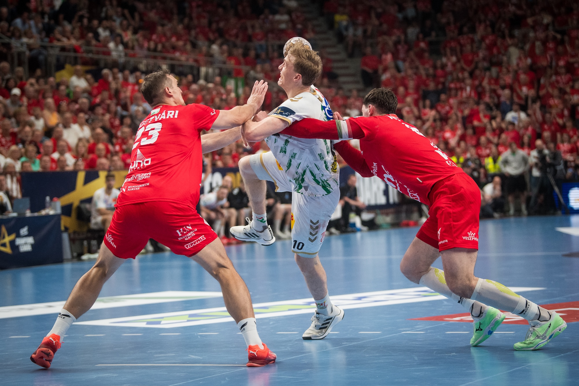 Kristjansson buzzer beater sends Magdeburg to Cologne